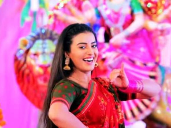 Navratri 2020: अक्षरा सिंह का ‘निमिया के गछिया’ देवी गीत रिलीज, यूट्यूब पर धमाल