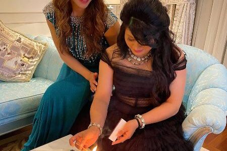 Urvashi Rautela Mom Cut Gold Plated Versace Cake on Her Birthday Photo Viral